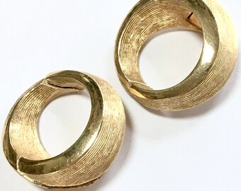 Big Tortolani Hoop Clip On Earrings – Large Circle Gold Tone Textured Designer Signed – 1960s