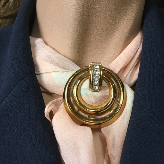 Art Deco Gold Tone Circle Wreath Dress Clip Brooc… - image 3