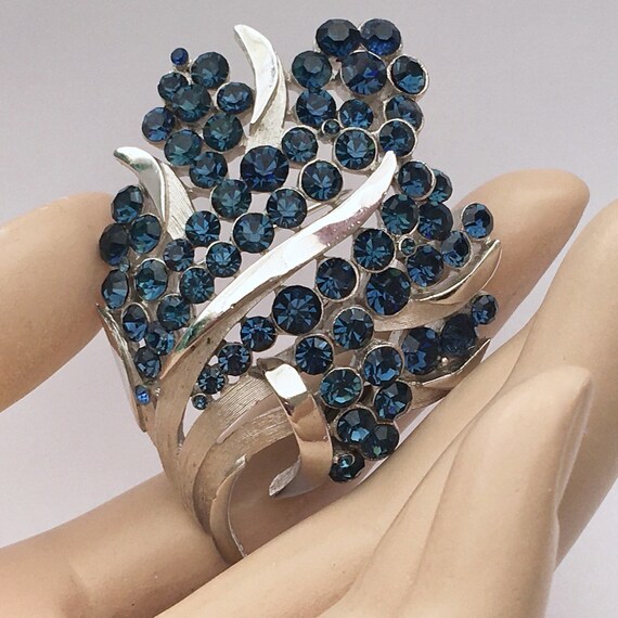 Crown Trifari Blue Sapphire Rhinestone Pin Brooch… - image 5