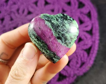 Ruby Zoisite Polished Heart Crystals Stones Crystal Natural love july birthstone gift uv reactive High Quality
