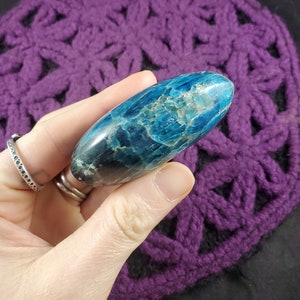 Blue Apatite Palmstone Gallet Crystal Stones Crystals Palm stone Natural shimmer gemmy blue throat chakra image 7