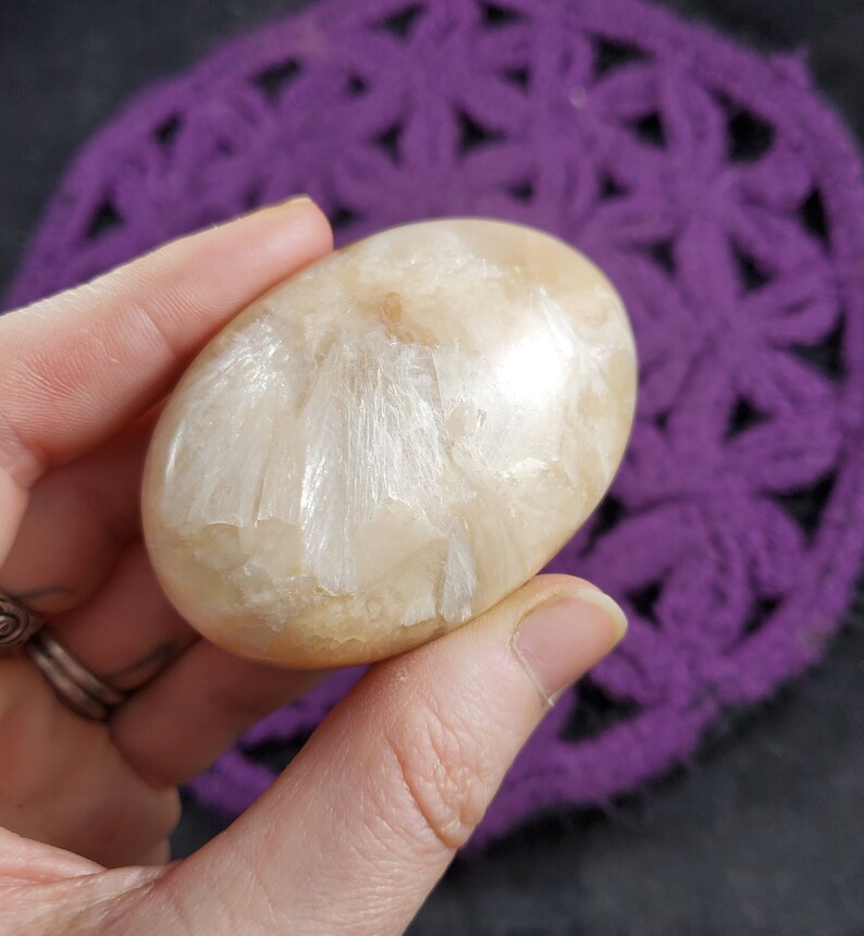 Stilbite Palmstone Crystal Polished Palm Stones Gallet Crystals Natural peach Unique India Zeolite image 1