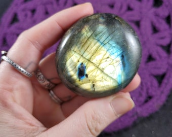 Labradorite Palmstone Gallet Crystal Stones Crystals Yellow Gold Flash blue green Palm Stone Irie