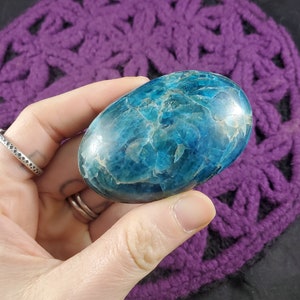 Blue Apatite Palmstone Gallet Crystal Stones Crystals Palm stone Natural shimmer gemmy blue throat chakra image 1