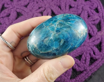 Blue Apatite Palmstone Gallet Crystal Stones Crystals Palm stone Natural shimmer gemmy blue throat chakra