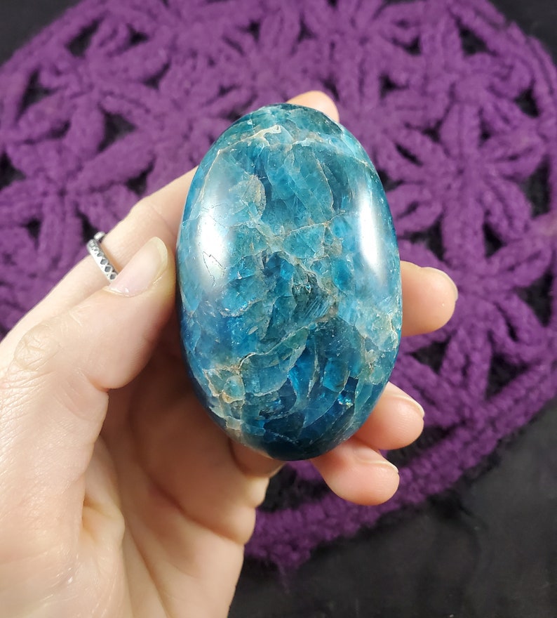 Blue Apatite Palmstone Gallet Crystal Stones Crystals Palm stone Natural shimmer gemmy blue throat chakra image 6