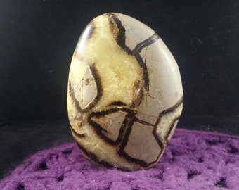 Septarian Calcite Freeform Self Standing Polished Display Healing Stones Crystal Carving dragon egg free form