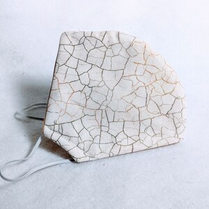 Masque facial filtré Beige Crackle lavable et réutilisable