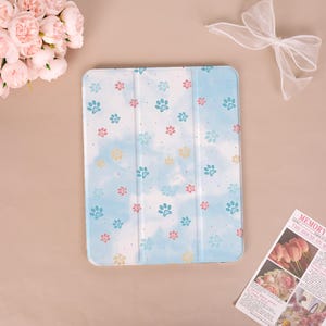 Blue Cloud Background iPad Case with Pencil Holder for iPad A16,2025 Air 7-11/13″,iPad Pro 2024/2022,iPad 10th 9th 8th, iPad Mini 7 6 5th