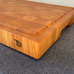 End grain oak cutting board