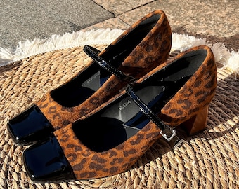 Zapatos Mary Jane retro de punta cuadrada/Zapatos de tacón bajo de gamuza para primavera/Tacón medio con una sola tira/Zapatos de mujer hechos a mano/Regalo de Navidad - Regalo para ella