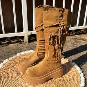 Handgjorda western cowboystövlar med fransar | Grova platåknähöga stövlar | Vintage boho cowgirlstövlar | Svart och kaki läder | Höst-vinterstövlar