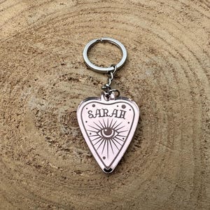 Personalisierter himmlischer mystischer Schlüsselanhänger. Personalisierter Boho-Augen-Schlüsselanhänger. Personalisiertes Geschenk Astral Hellsehen Tarot und Boho