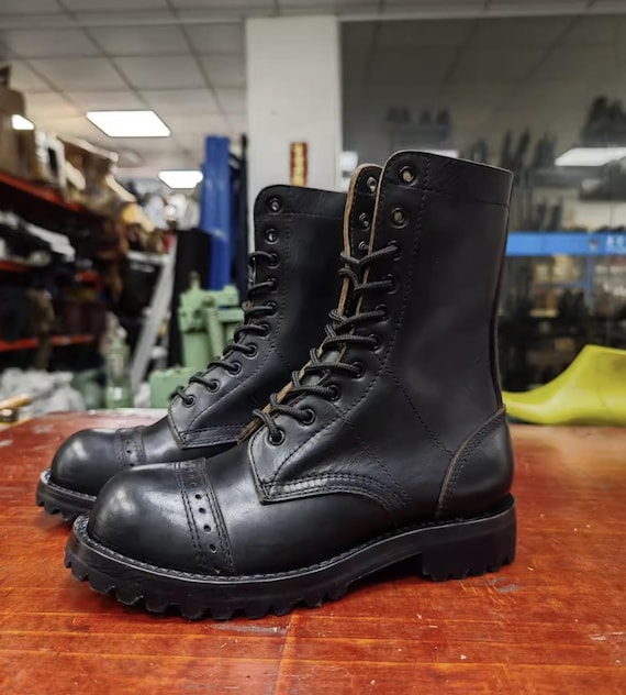 Vintage Black Leather Combat Boots Lace Up Goodyear Oil Proof Sole Mens Vintage 70s Military Combat Boots 10 Black Leather Oil  main image 2