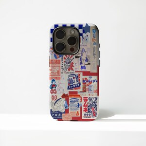 Funda de teléfono con collage japonés, funda para iPhone con diseño de álbum de recortes de Japón, funda de anime vintage para Samsung Galaxy, impresión de pez pop art azul y rojo con motivos de viaje al monte Fuji.