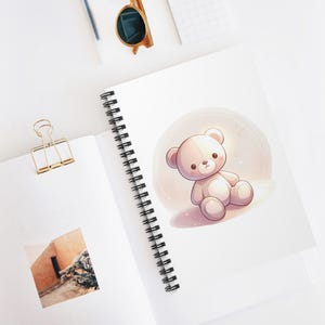 Cuaderno espiral con diseño de osito de peluche: ideal para diario, escuela, regalo, baby shower y papelería.