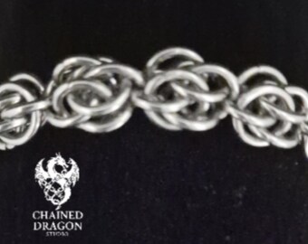 Pulsera de cota de malla hecha a mano - Tejido de guisante de sudor plateado