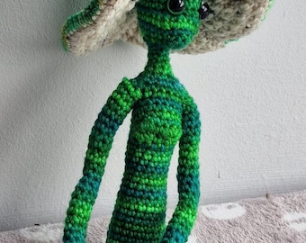 Pixie de hilo verde articulado