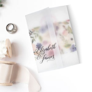Personalisierte Pergamentverpackung mit Paarnamen, Benutzerdefinierte Pergamentjacke für 5 x 7 Einladungen, Hochzeit Pergamentverpackung, Bedruckte Pergamentjacke