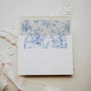 Fodera per busta in tela blu francese, blu polvere, fodera per busta vittoriana, fodera per busta da matrimonio A7, SET DA 10 fodere con patta quadrata STAMPATE