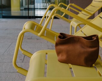 Sleek Leather Clutch: Minimalist Event Bag