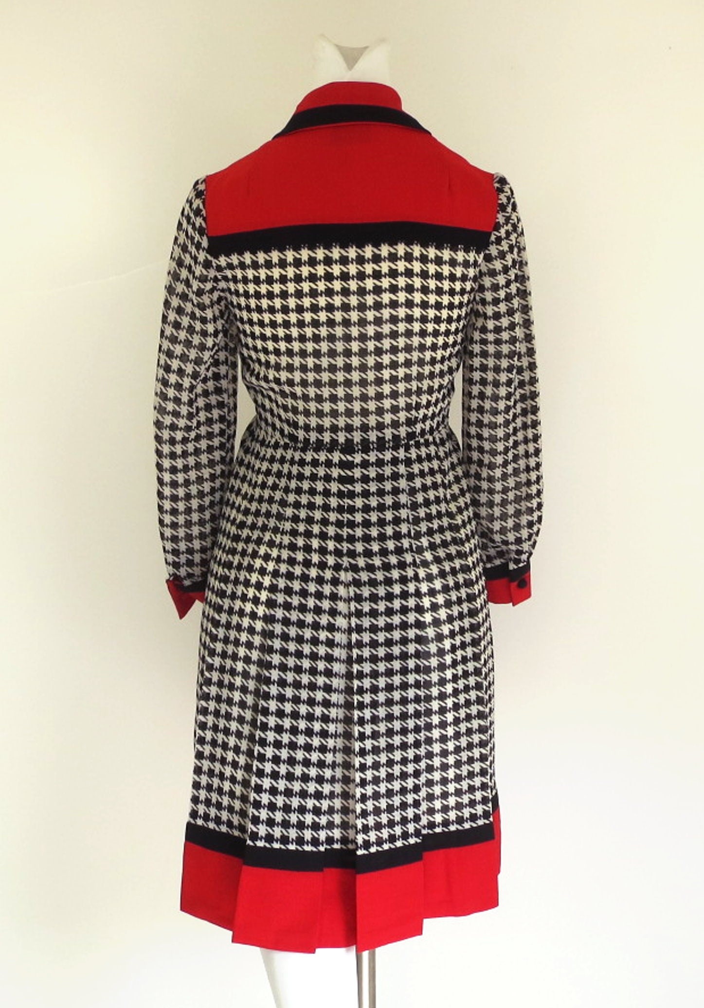 VINTAGE 60s 70s BLACK WHITE GREEN RED HOUNDSTOOTH STRIPED MOD DAGGER SHIRT 10 12
