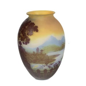 Jarrones de Emile Galle. Decorados con paisajes. Galle, finales del siglo XIX.