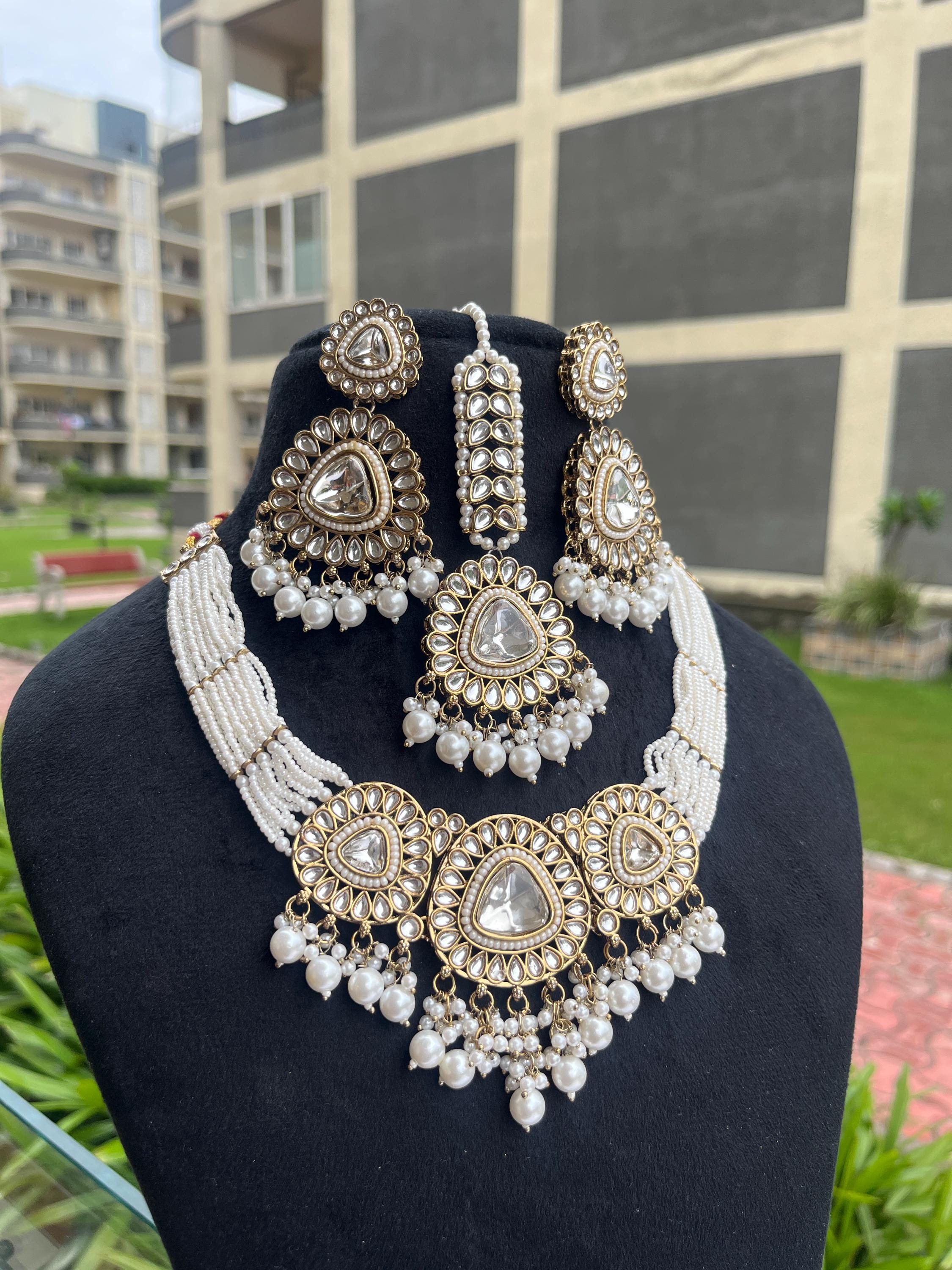 Kundan Pearl Choker Necklace Set With Matching Earrings and Maang