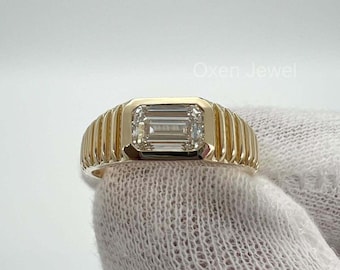 East West Set Emerald Cut Moissanite Solitaire Ring East West Emerald Cut Diamond With Stepped Edges Band Bombe Signet Ring Birthday Present