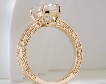 Pierścionek z brylantem szlifowanym laboratoryjnie o masie 3,0 ct w szlifie poduszkowym Old Mine w stylu wiktoriańskim, inspirowany stylem vintage, obrączka z ręcznie rzeźbionymi różami, jedyny w swoim rodzaju