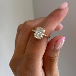 2.50CT Elongated Cushion Moissanite Diamond Ring Bezel Set Cushion Solitaire Ring 14K Solid Gold Ring Anniversary Gift Promise Ring for Her