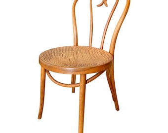 Silla Thonet "sweetheart" vintage de madera curvada, de la década de 1950. Fabricada en Rumania.