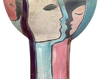 Jarrón de cerámica modernista Raku Pottery con caras abstractas, alrededor de 1960