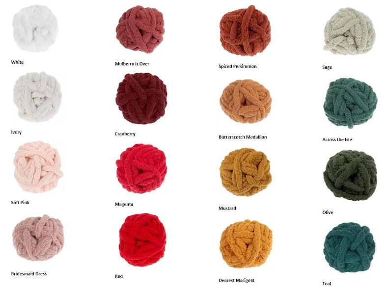 Pode incluir: Uma cole&ccedil;&atilde;o de novelos de l&atilde; grossa em v&aacute;rias cores, incluindo branco, rosa, vermelho e verde. Cada novelo &eacute; rotulado com o nome da sua cor, como "Branco", "Vermelho" e "Cerceta". A l&atilde; parece macia e ideal para artesanato.