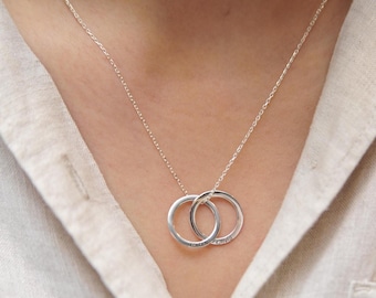 Multiple Linked Ring Necklace, Two Three Four Five Interlocking Circle Necklace, Custom Family Gift, Stacking Circle Name Necklace, for her