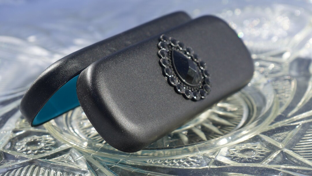 Black Angular Octagonal Hard Sunglasses Case - Crushproof Steel Core, Easy Spring Hinge (Matte Clam Shell)