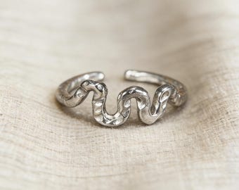 Anillo de serpiente texturizado de plata de ley 925, abierto, ajustable, con diseño de animal. Joya minimalista retro natural, regalo para ella.