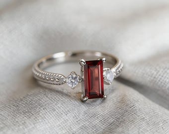 Anillo de plata 925 con granate y corte esmeralda - Anillo ajustable