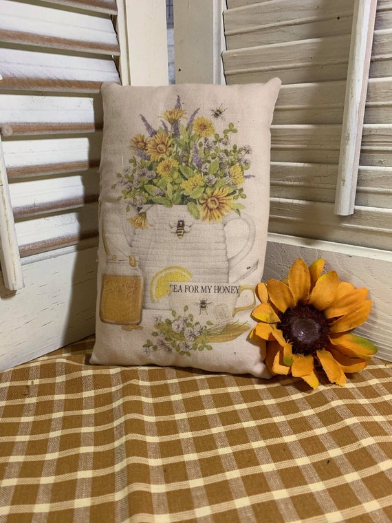 Primitive Tea and Honey Bee Pillow Tuck Vintage Hare Hafair Ofg FWB