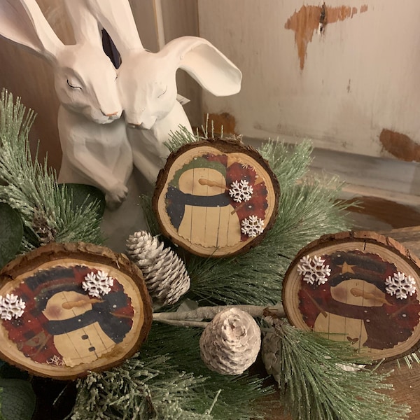 New~~ Set of 3 Primitive Vintage Wood Slice Decoupage Print Snowman Santa Christmas Bowl Ornaments Fillers (approximately 3” diameter)