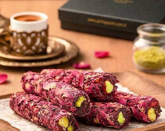 Rosenblatt Türkisch Delight mit Pistazie 150g, Gourmet Luxus Süßigkeiten Box, Authentische Pistazie Lokum, Exotisches Essen Geschenk für Sie, 150g