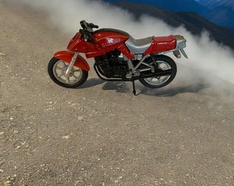 Vintage Suzuki Red Diecast Model Motorcycle Toy Collectible 6" Miniature