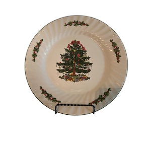 Vintage Christmas Village Ceramic Dinner Plate 10 inch Tree Presents Holly
