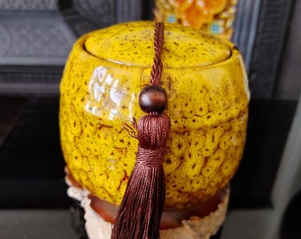 Vintage Ceramic Tea Caddy: Chinese Style Storage Jar