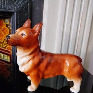 Vintage large Welsh Corgi Puppy Dog Figurine Collectable Ceramic Ornament
