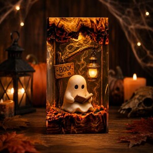 Reading Ghost Resin Lamp, Halloween Gift for Book Lover, Spooky Cute Night Light,Fall Bookshelf Decor,Cozy Autumn Desk Lamp,Boo Sign Diorama