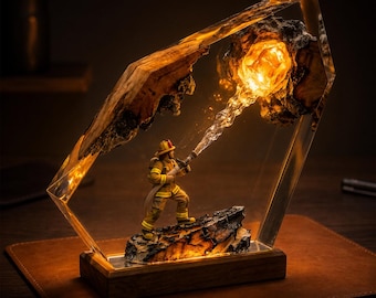 Held Feuerwehrmann Harz Lampe, Feuerwehrmann Figur Dekor, Handgefertigtes Nachtlicht, Geschenk für mutige Helden und Papa, Feuerwehrmann Harzlampe