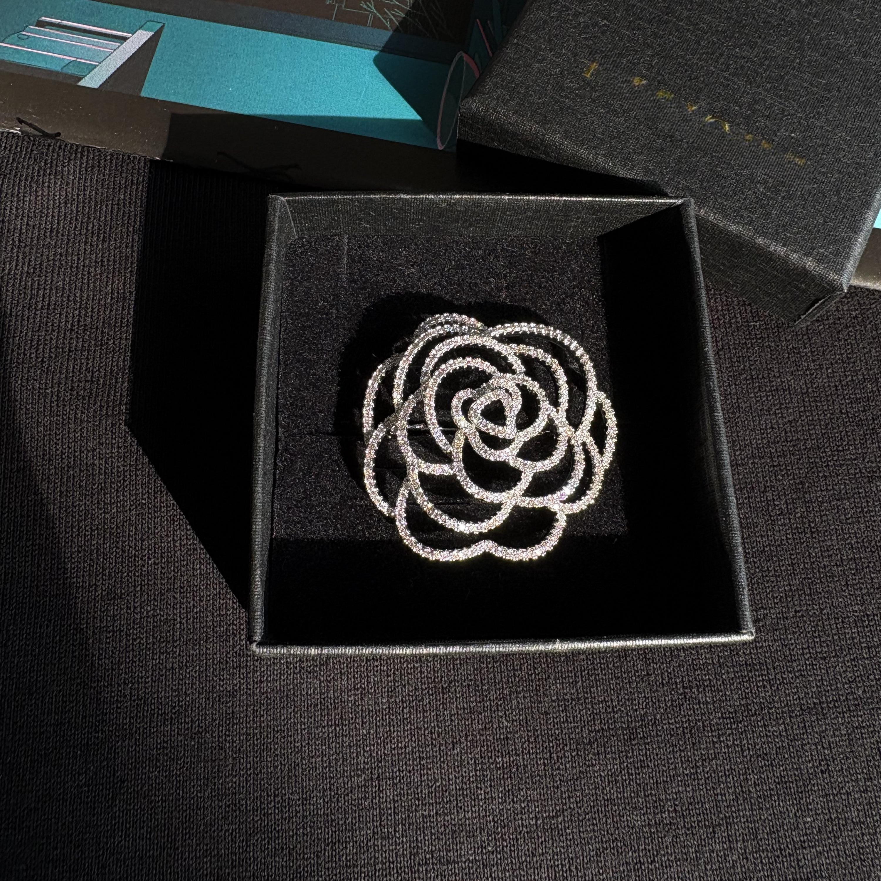 YOQUCOL Spilla A Fiore Con Foglie E Zirconia Cubica – Grande Spilla Da Bavero Donna, Colore Verde, 10x7 Cm