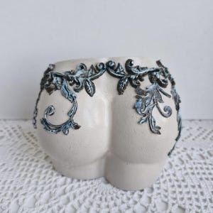 Gypsum Female Torso Planter: Handmade Floral Decor
