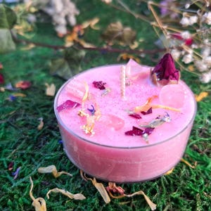Love Potion – Ritual Maxi Teelicht mit Blüten, Kräutern und Edelsteinen für Liebe, Selbstliebe & Herzöffnung